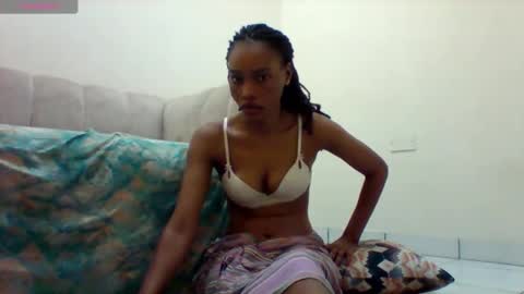 Snapshot of pretty253 chatting on May 3, 2026, 6:19 am pretty253 online show from May 3, 2026, 6:19 am