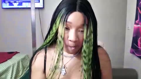 Yasmine pretty online show from November 16, 2025, 10:15 pm