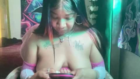 Snapshot of pretty69queen chatting on March 27, 2026, 12:05 am Yasmine pretty online show from March 27, 2026, 12:05 am