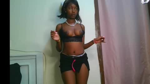 pretty__lisa online show from February 6, 2026, 1:25 pm