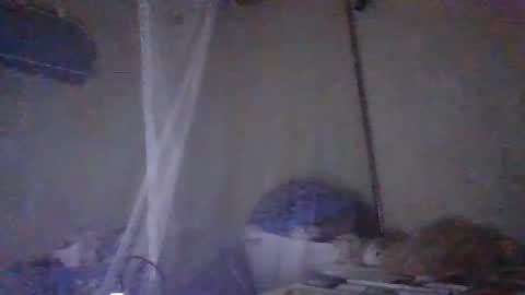 pretty_betty_ online show from March 11, 2025, 6:41 pm