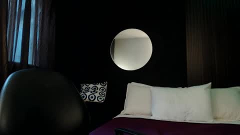 pretty_cristal22 online show from January 15, 2026, 1:05 pm