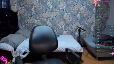 pretty_cristal22 online show from August 8, 2026, 12:18 pm