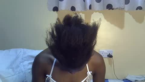 pretty_daniella online show from February 2, 2025, 3:39 pm