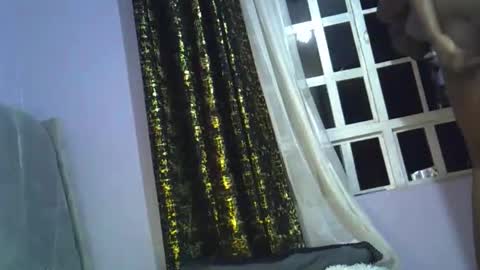 Snapshot of pretty_daniella chatting on October 31, 2025, 4:08 pm pretty_daniella online show from October 31, 2025, 4:08 pm