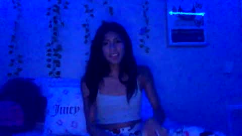 pretty_girl828687 online show from October 15, 2025, 6:35 am