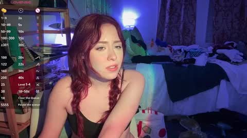 Sophie  online show from February 12, 2025, 12:48 am