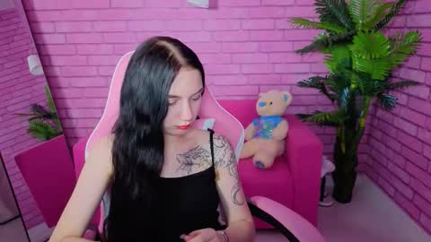 Leyla online show from December 21, 2025, 5:25 am