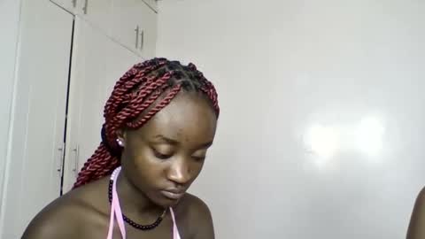 pretty luv1 online show from December 22, 2025, 8:00 am