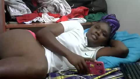 Snapshot of pretty_melan chatting on April 28, 2026, 7:02 am pretty_melan online show from April 28, 2026, 7:02 am