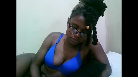 pretty_mellan online show from January 26, 2025, 10:34 am