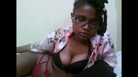 pretty_mellan online show from January 31, 2025, 5:51 am