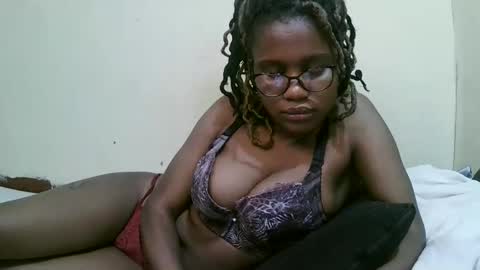 pretty_mellan online show from March 6, 2025, 6:48 pm
