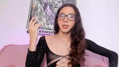 Pretty Moon online show from February 13, 2026, 3:30 pm