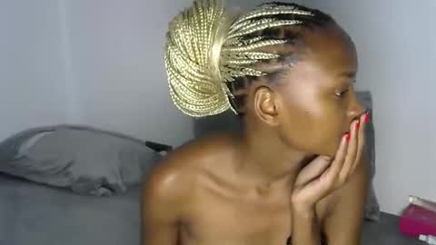 Pretty doll online show from November 21, 2025, 8:40 pm