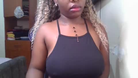 pretty_shila online show from May 7, 2026, 11:21 pm