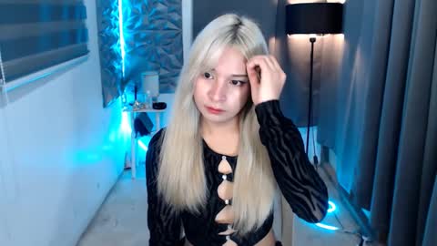 prettyallison_29 online show from February 10, 2025, 1:35 am