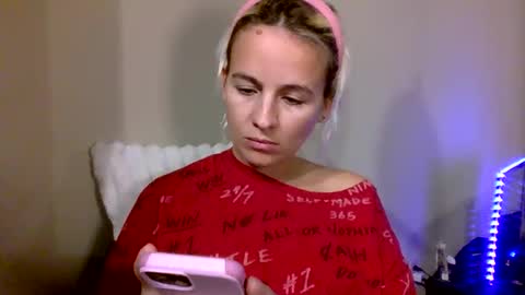 Snapshot of prettybabypetite chatting on February 10, 2026, 10:58 pm Missy Jack online show from February 10, 2026, 10:58 pm