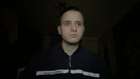 prettyboyhot01 online show from April 15, 2026, 2:57 pm