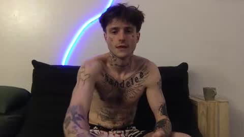 Snapshot of prettyboyszn chatting on October 25, 2025, 5:04 am pretty boy online show from October 25, 2025, 5:04 am