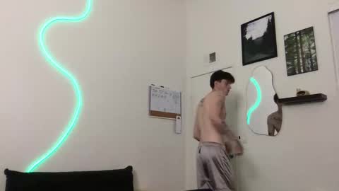 Snapshot of prettyboyszn chatting on November 8, 2025, 6:24 am pretty boy online show from November 8, 2025, 6:24 am