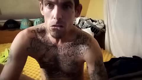 Snapshot of prettyboytatted69 chatting on December 18, 2024, 9:47 am Prettyslangin69 FYPM online show from December 18, 2024, 9:47 am