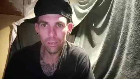 Snapshot of prettyboytatted69 chatting on January 21, 2025, 5:05 am Prettyslangin69 FYPM online show from January 21, 2025, 5:05 am