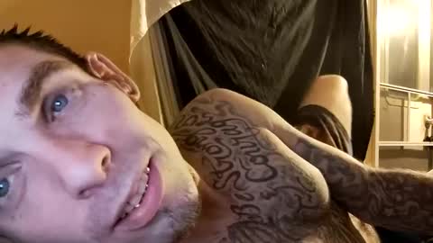 Snapshot of prettyboytatted69 chatting on February 7, 2025, 4:16 am Prettyslangin69 FYPM online show from February 7, 2025, 4:16 am