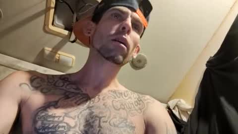 Snapshot of prettyboytatted69 chatting on February 14, 2025, 10:59 am Prettyslangin69 FYPM online show from February 14, 2025, 10:59 am