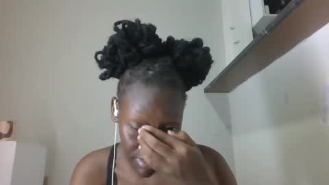 prettydollk online show from February 3, 2026, 6:22 am