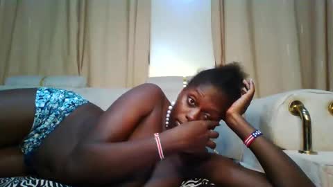 prettydulce online show from October 30, 2025, 3:35 pm