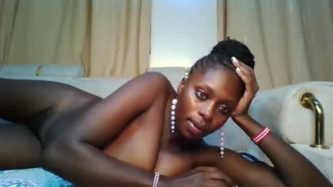 prettydulce online show from November 13, 2025, 4:06 pm