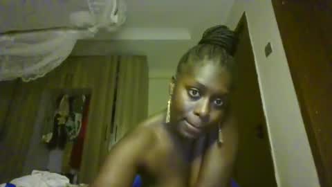 prettydulce online show from May 31, 2026, 2:13 pm