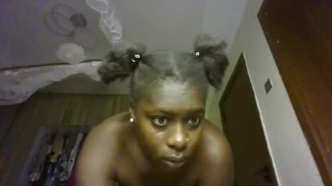 prettydulce online show from June 8, 2026, 3:40 am