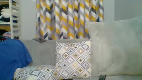 PrettyEla online show from October 19, 2025, 9:37 pm