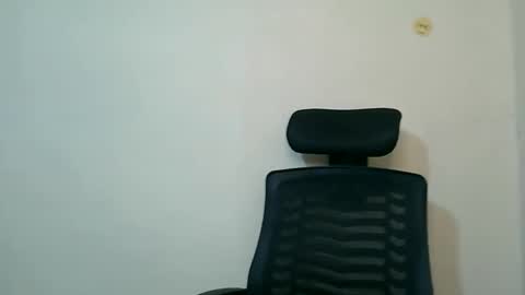 prettyellah online show from February 17, 2026, 7:16 am