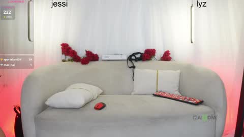 lyz and jessi online show from June 3, 2026, 12:57 am
