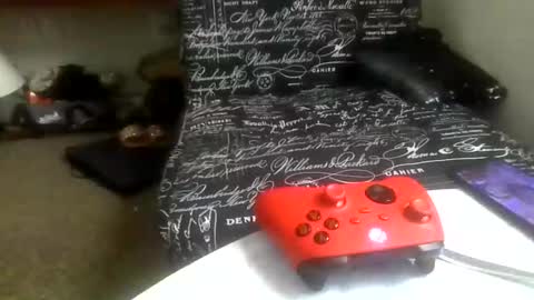 prettyma online show from December 19, 2025, 8:49 pm