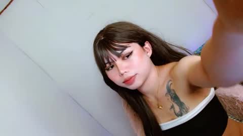 Snapshot of prettyjulian chatting on February 9, 2025, 12:39 am SEXY JULIA online show from February 9, 2025, 12:39 am