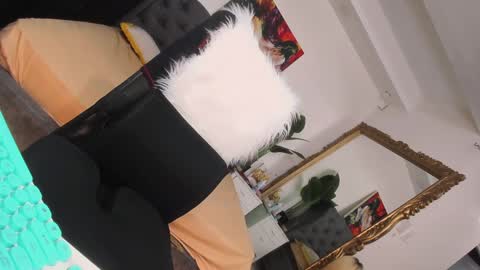 Snapshot of prettyjuliax chatting on January 19, 2025, 1:53 am prettyjuliax online show from January 19, 2025, 1:53 am