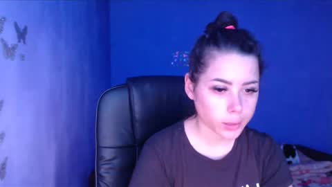 prettyjulliette online show from December 5, 2024, 10:23 am