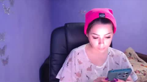 prettyjulliette online show from December 8, 2024, 2:30 pm