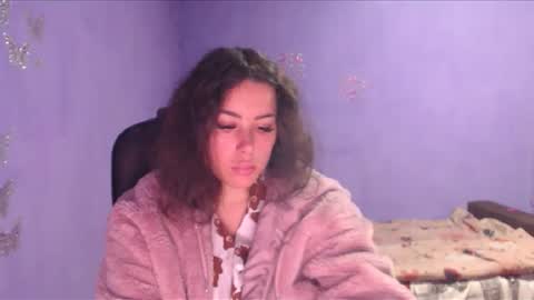 prettyjulliette online show from December 11, 2024, 4:09 pm