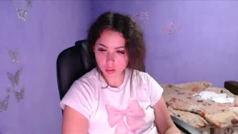prettyjulliette online show from December 13, 2024, 3:11 pm