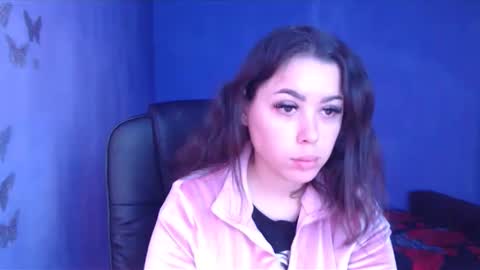 prettyjulliette online show from December 18, 2024, 10:08 am