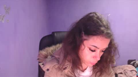 prettyjulliette online show from December 21, 2024, 1:53 pm
