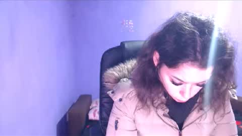 prettyjulliette online show from December 28, 2024, 5:03 pm