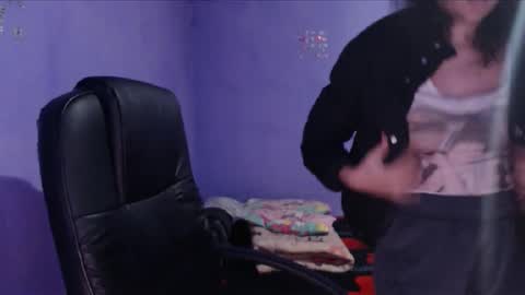 prettyjulliette online show from December 30, 2024, 2:30 pm