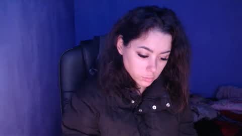 prettyjulliette online show from December 31, 2024, 8:48 am