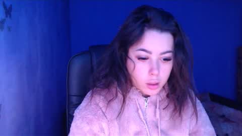 prettyjulliette online show from January 3, 2025, 10:52 am